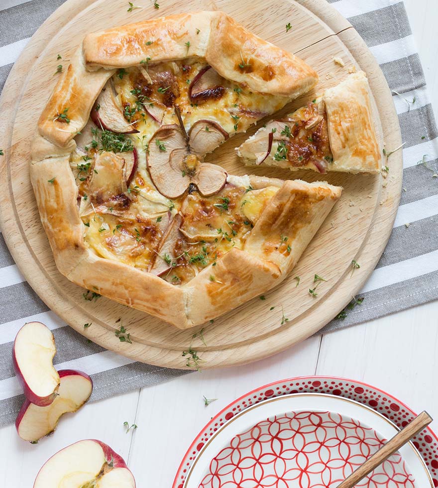 Camembert-Galette mit Apfel