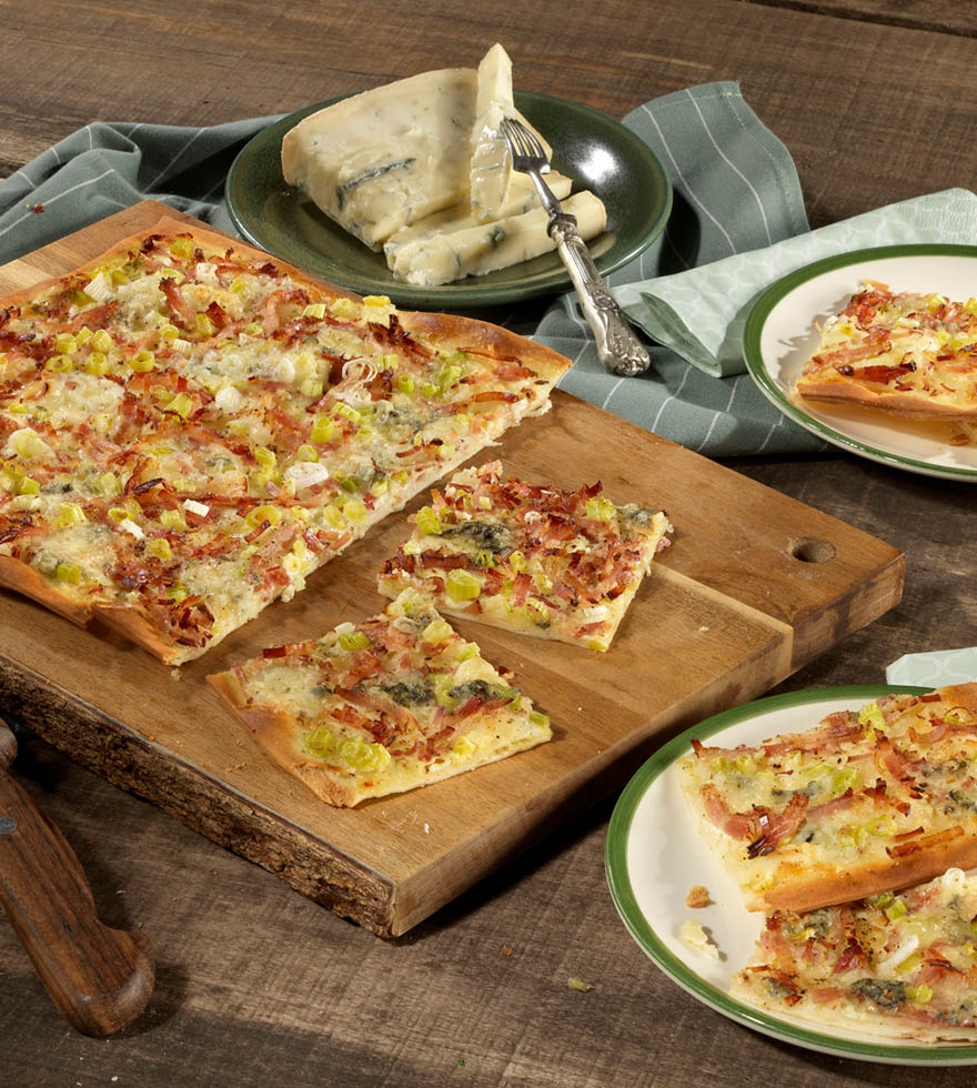 Gorgonzola Flammkuchen mit Speck