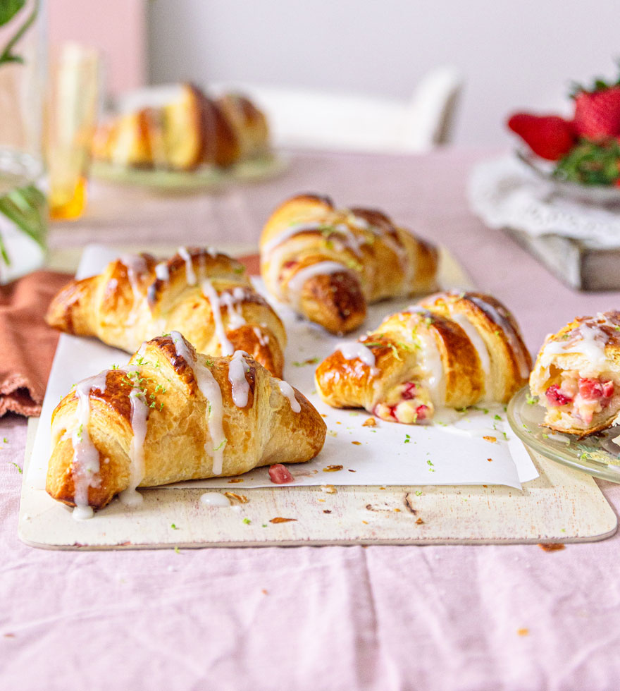 Epres-krémsajtos croissant