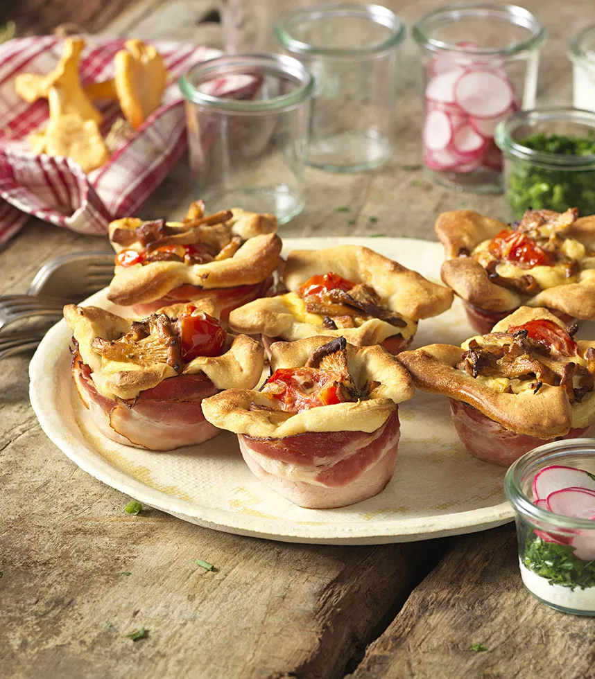 Eierschwammerl Muffins mit Speck und Kirschtomaten