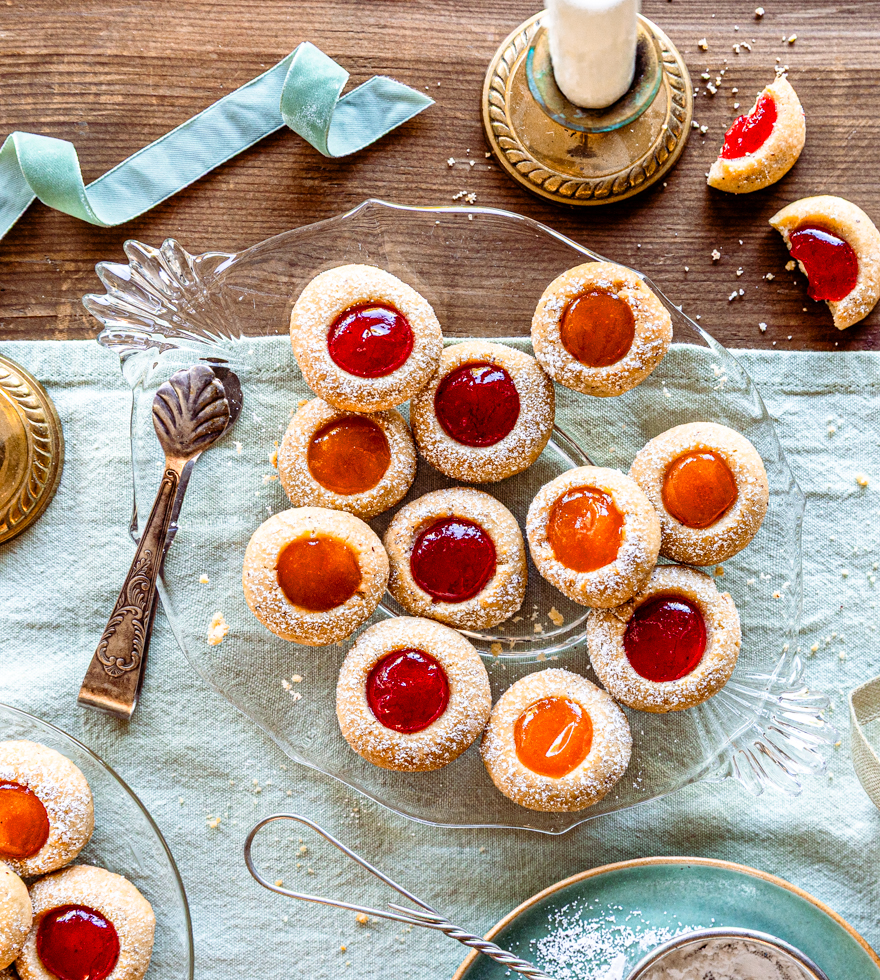 Engelsaugen mit Marmelade aus Vanillekipferlteig