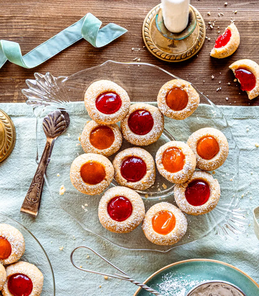Engelsaugen mit Marmelade aus Vanillekipferlteig