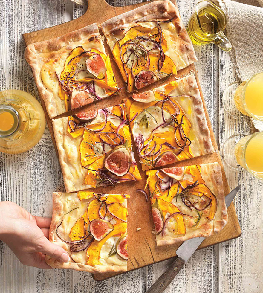 Flammkuchen mit Kürbis und Feigen
