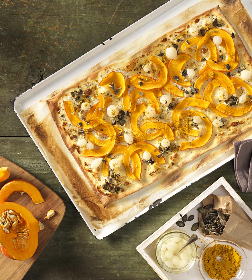 Flammkuchen mit Curry und Kürbis