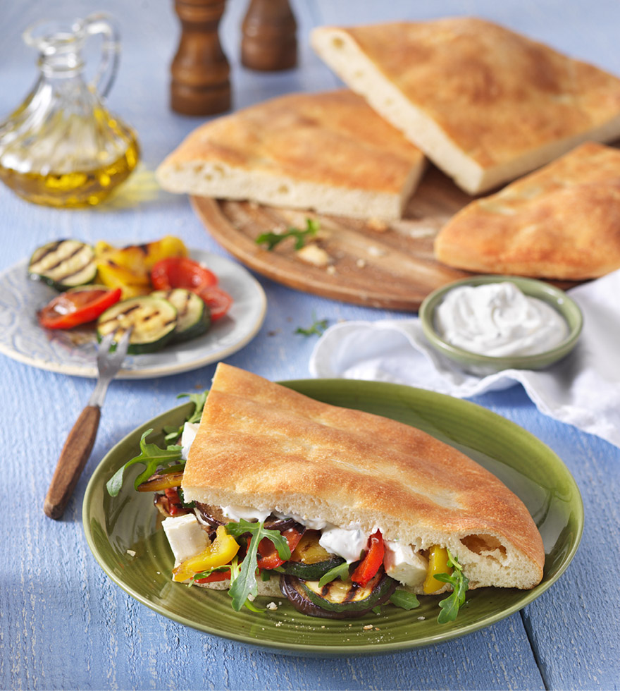 Gefülltes Ofenbrot mit Grillgemüse