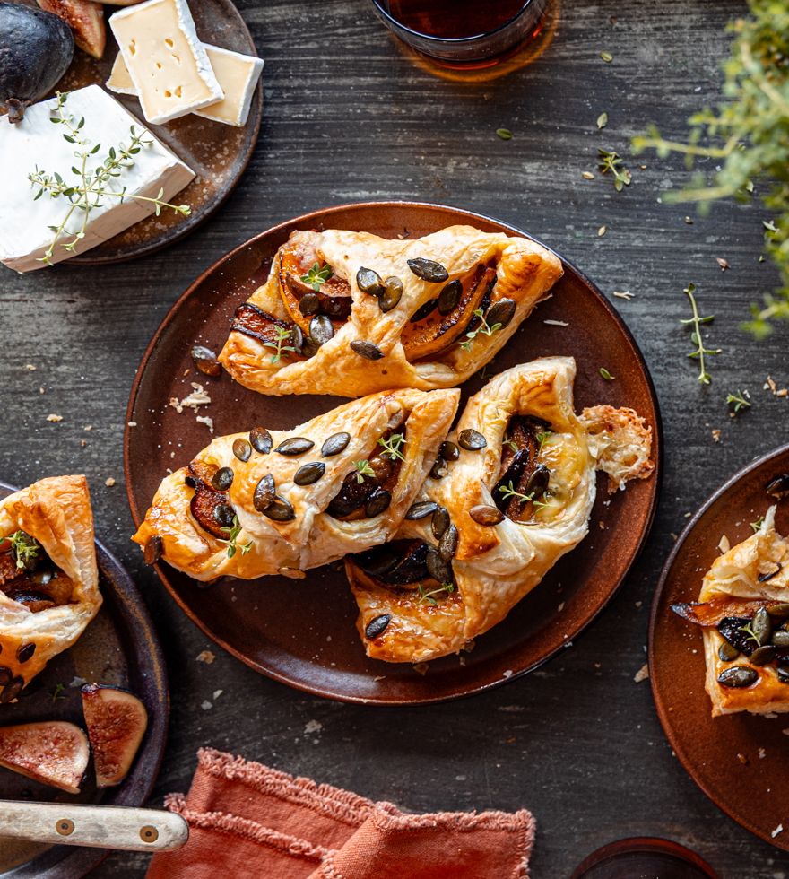 Kürbis Blätterteig Taschen mit Feige & Brie