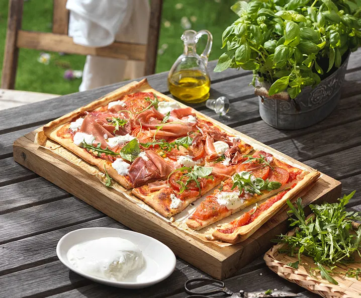 Pizza mit Burrata - Tante Fanny