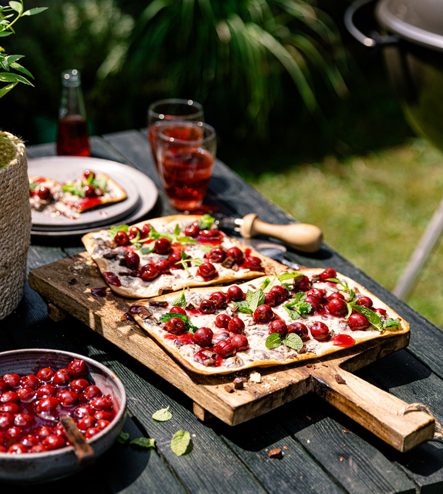 Schoko-Kirsch Flammkuchen