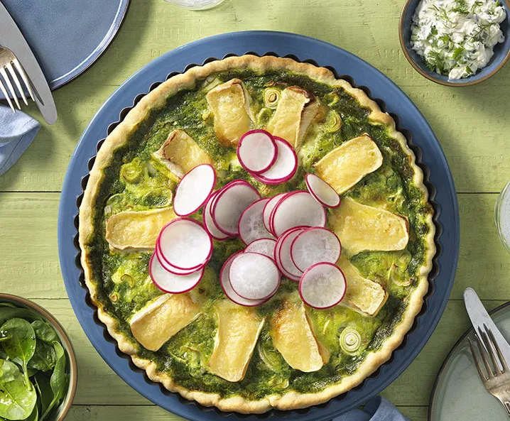 Spinatquiche mit Radieschen