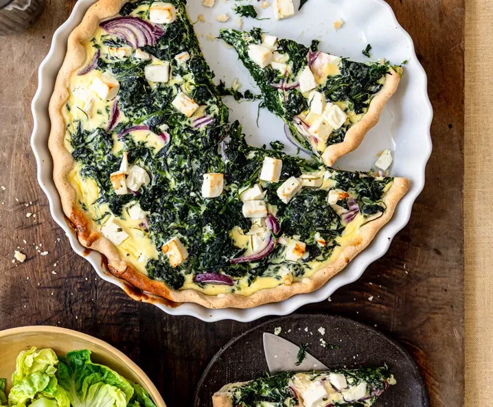 spinazie quiche met rode uit en feta