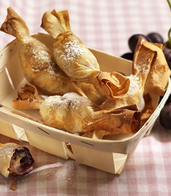 Süße Strudelbonbons mit Weintrauben