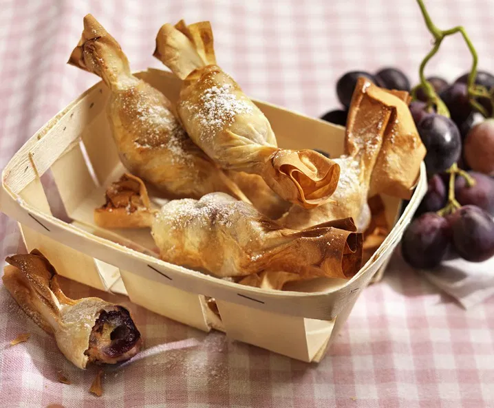 Süße Strudelbonbons mit Weintrauben