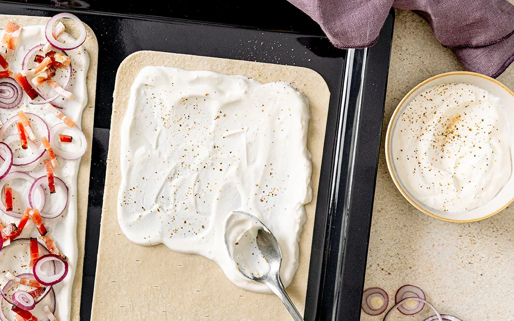 Flammkuchen bestreichen: 10 Varianten
