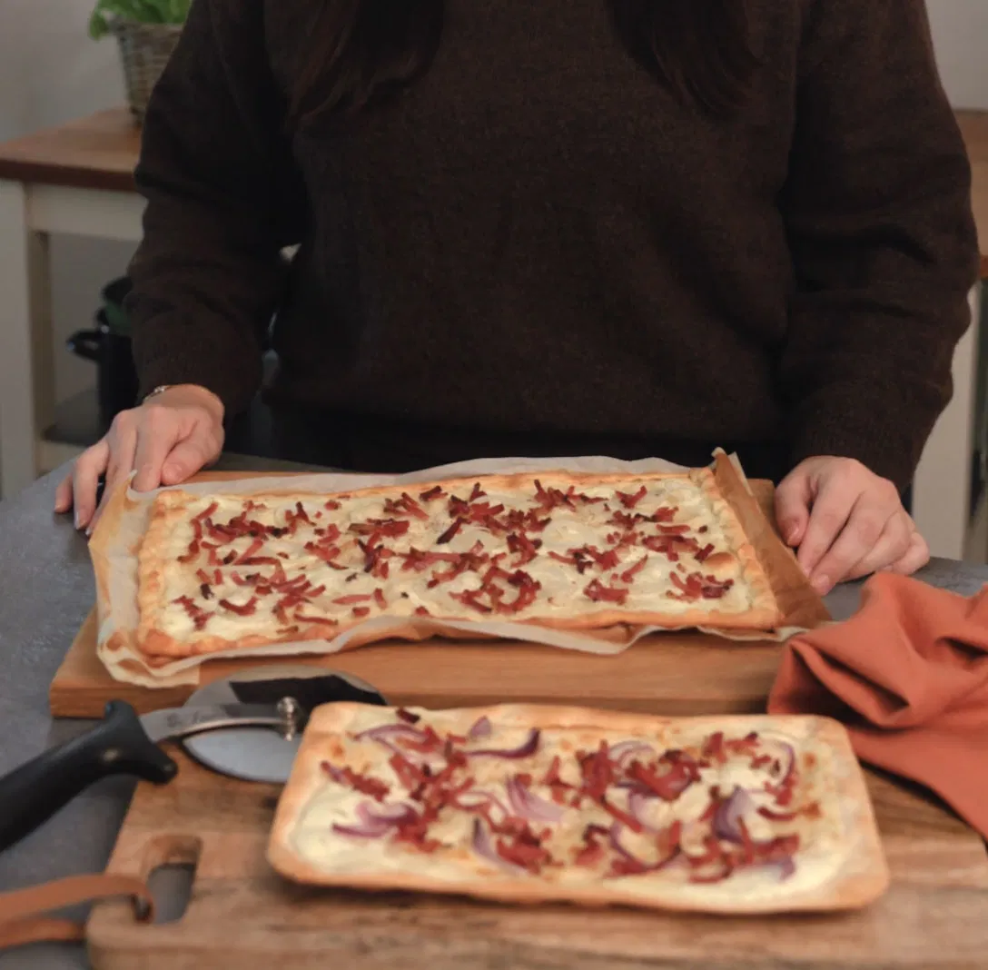 Flammkuchenteig vs. Flammkuchenböden: Der Unterschied