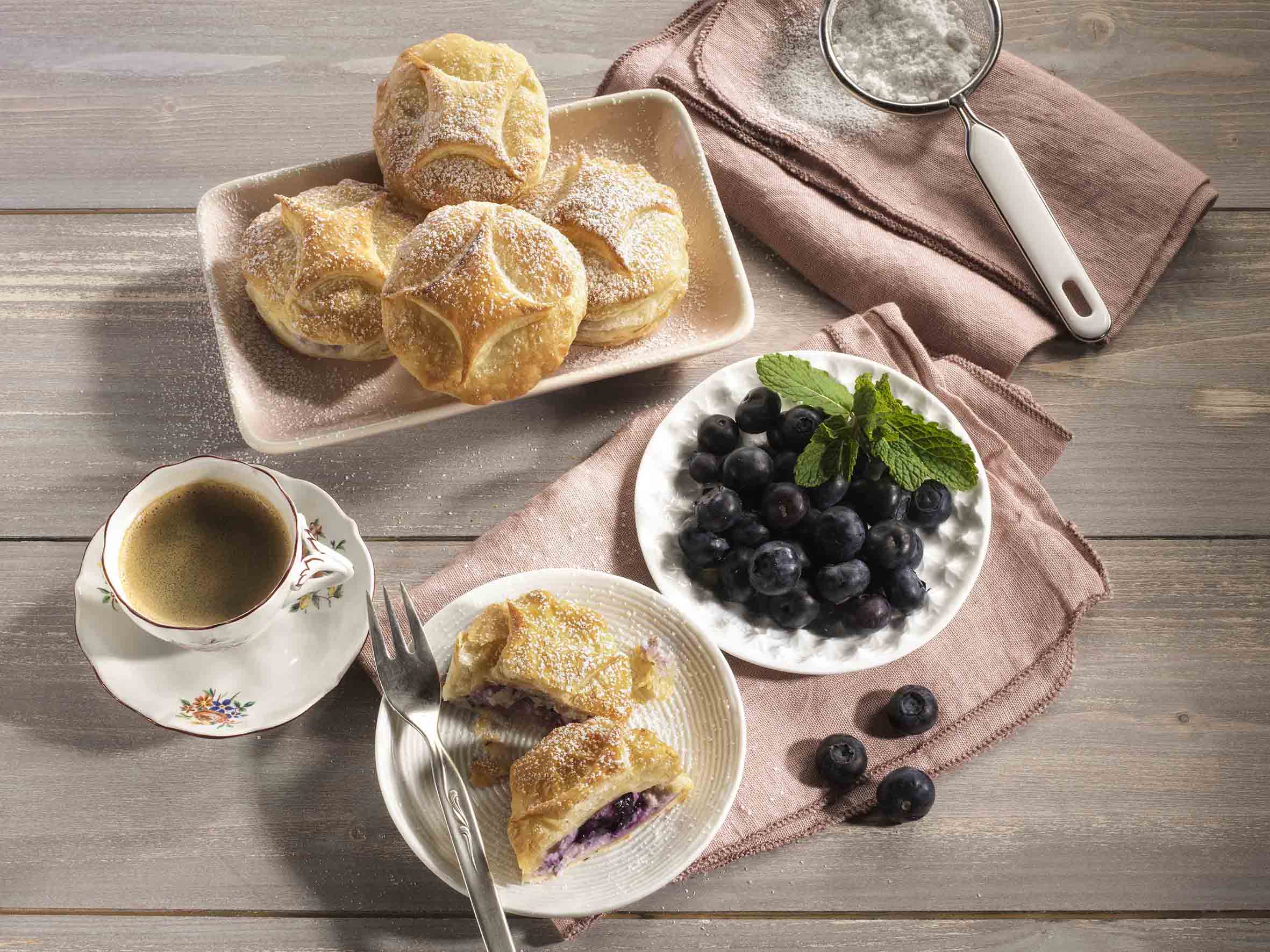 Blätterteighäppchen mit Blaubeeren