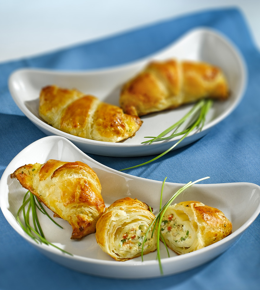 Eier-Räucherlachs Kipferl aus Blätterteig