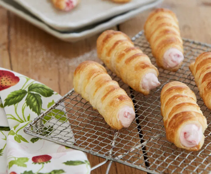 Erdbeer-Schaumrollen Rezept - Tante Fanny