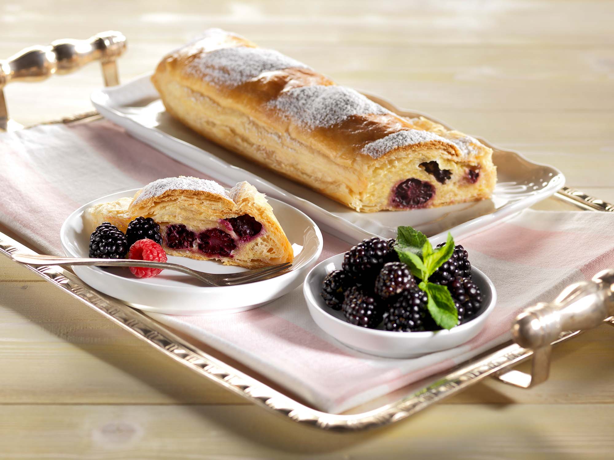 Brombeer Topfen Strudel Tante Fanny