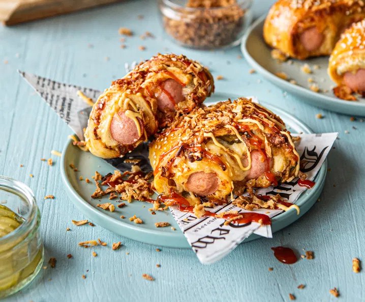 Hotdogs im Pizzateig