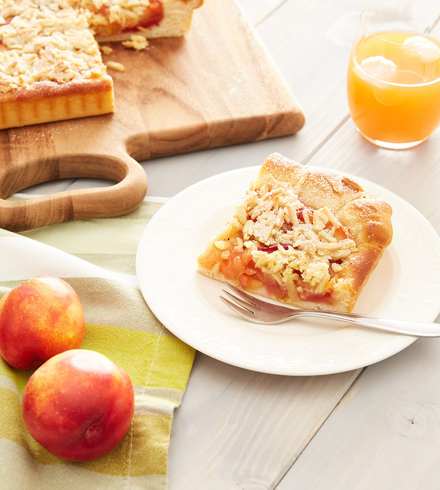Schneller Nektarinen-Blechkuchen