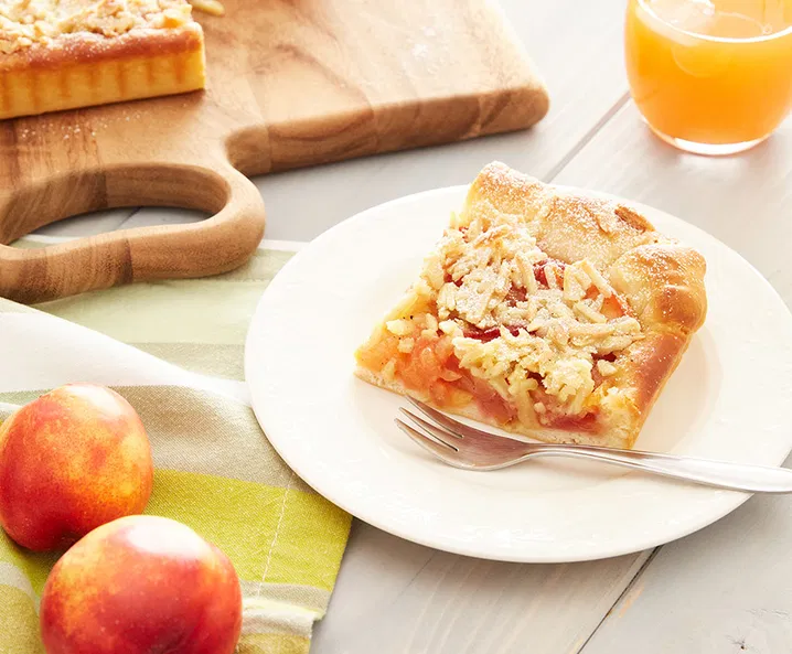 Schneller Nektarinen-Blechkuchen
