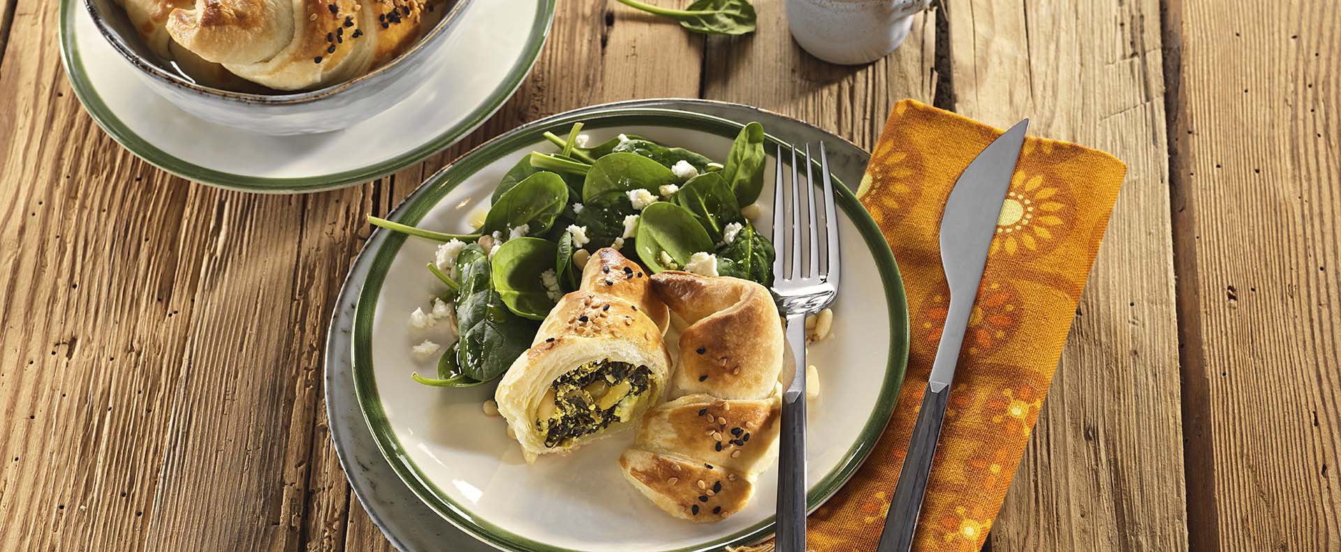 Pikante Kipferl mit Spinat und Feta