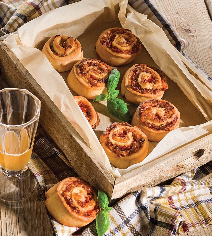 Pizzaschnecken mit Paprika und Schinken