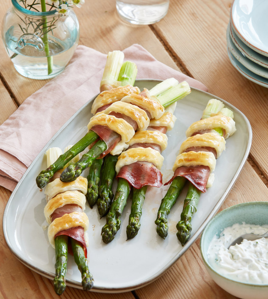 Spargelstangen mit Prosciutto