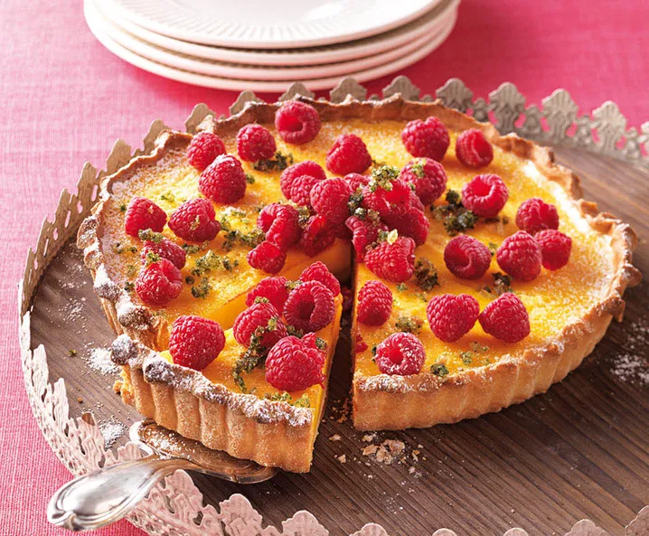 Zitronentarte mit Himbeeren