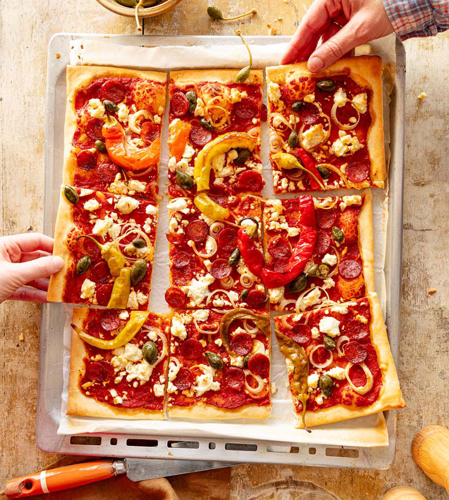 Pizza mit Chorizo und Schafkäse