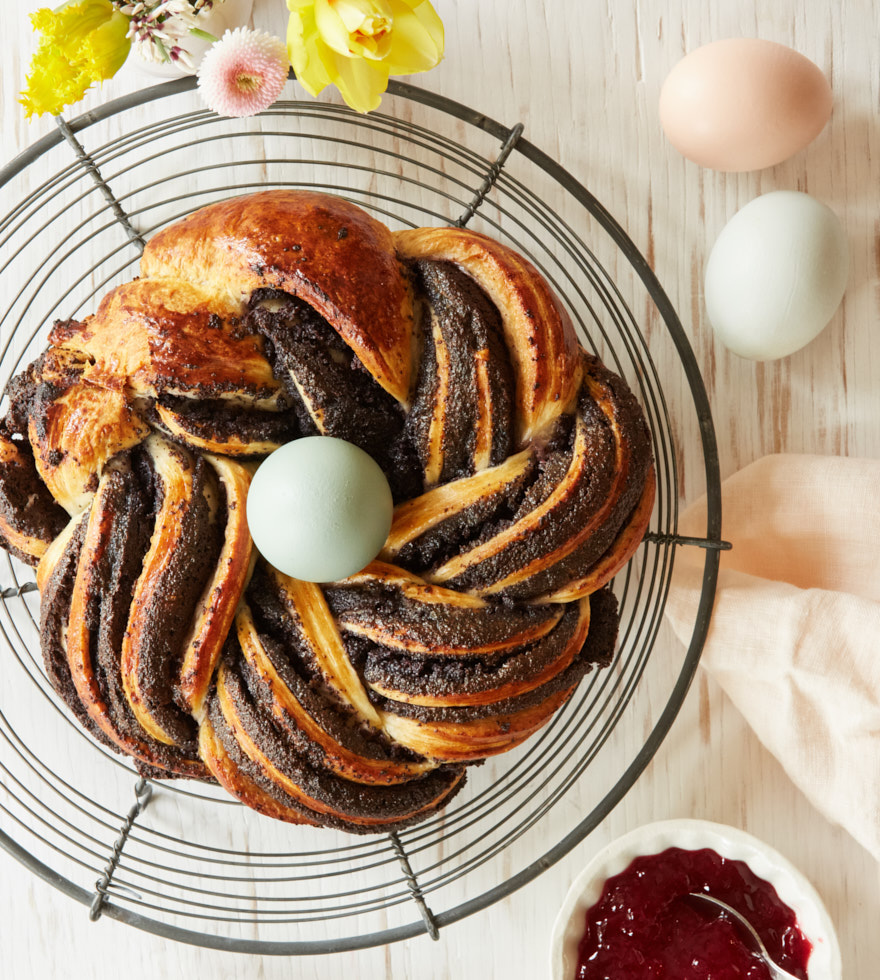 Osterkranz mit Marmelade und Mohn