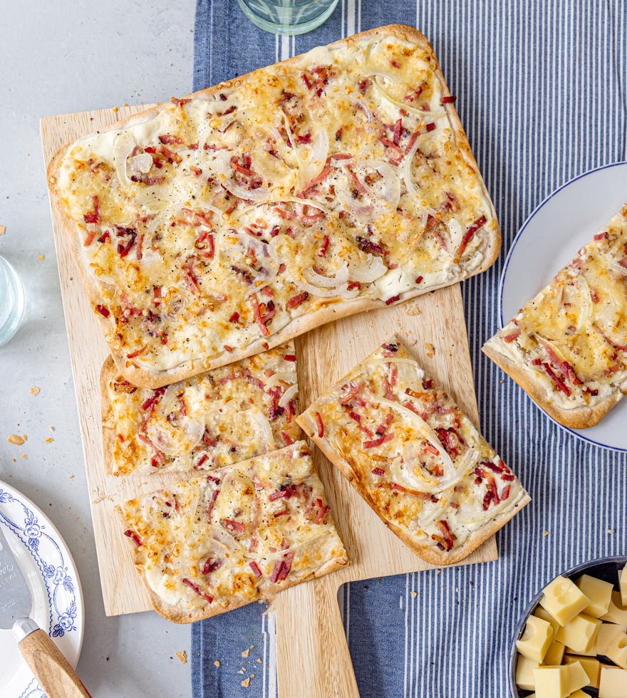 Original Elsässer Flammkuchen gratiniert