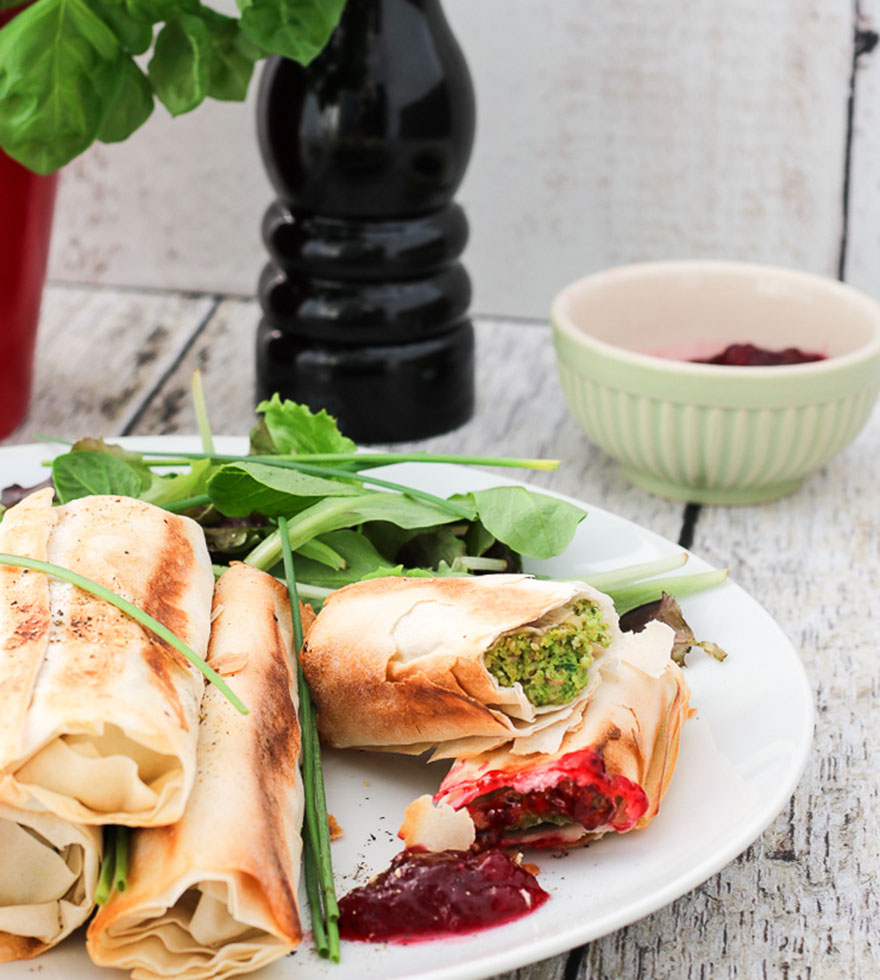 Rezept Filo Röllchen mit Camembert & Walnuss