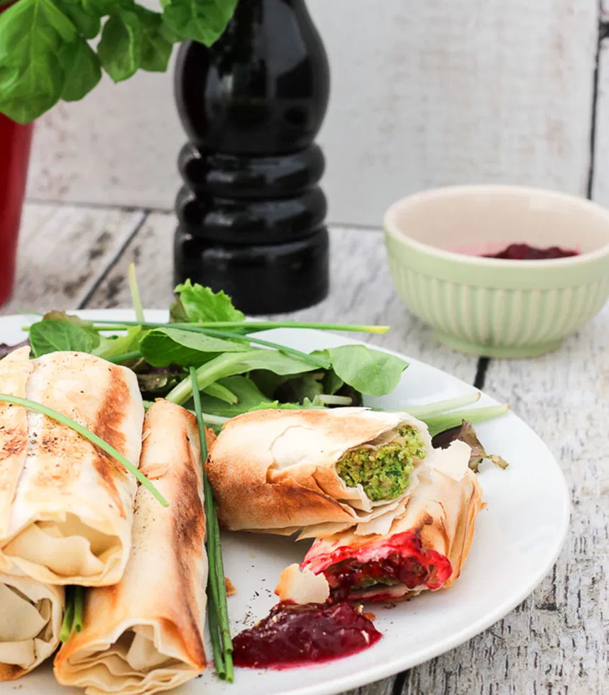 Rezept Filo Röllchen mit Camembert & Walnuss
