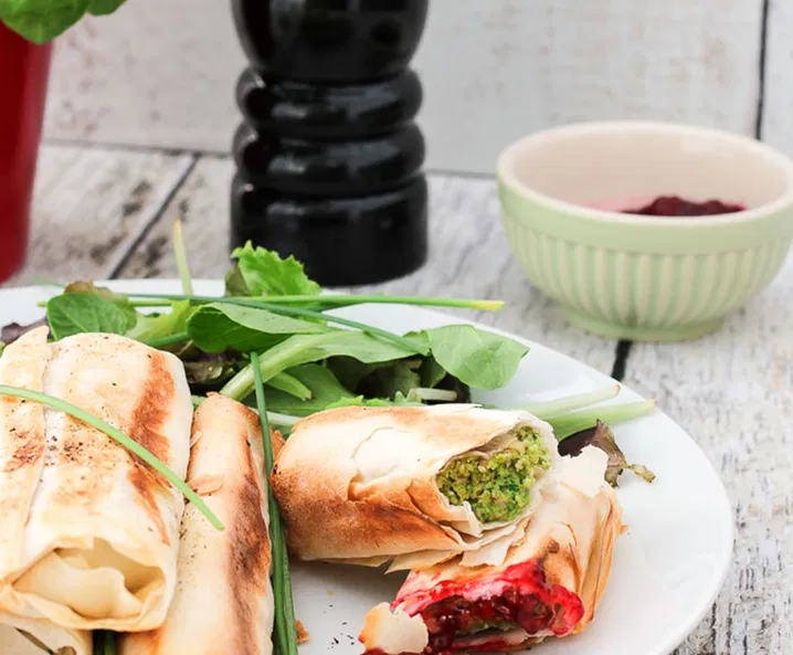 Rezept Filo Röllchen mit Camembert & Walnuss
