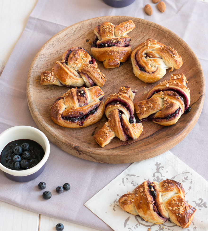 Rezept Mandel-Heidelbeer-Knoten Tante Fanny