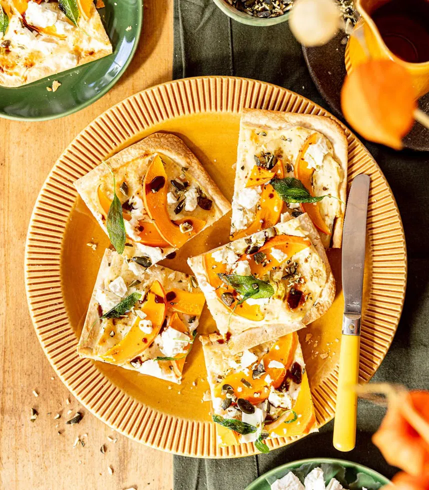 Flammkuchen-mit-Kürbis-und-Ziegenfeta