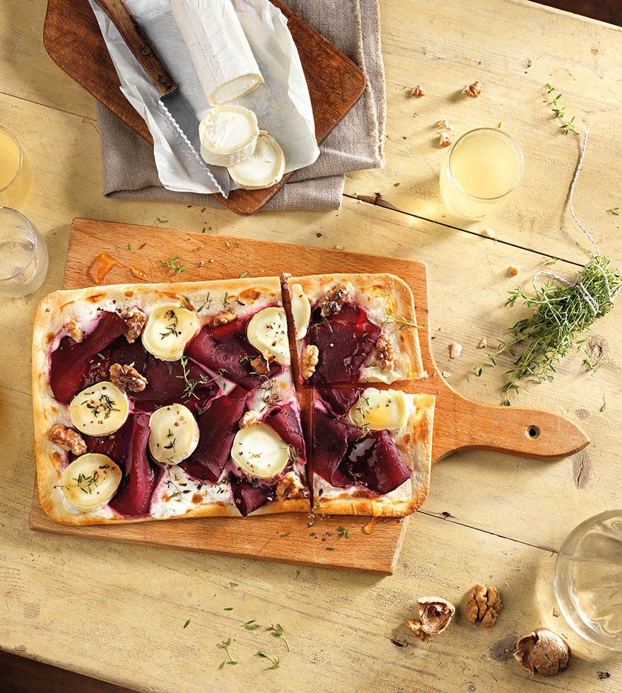 Flammkuchen mit Ziegenkäse und roten Rüben - Tante Fanny