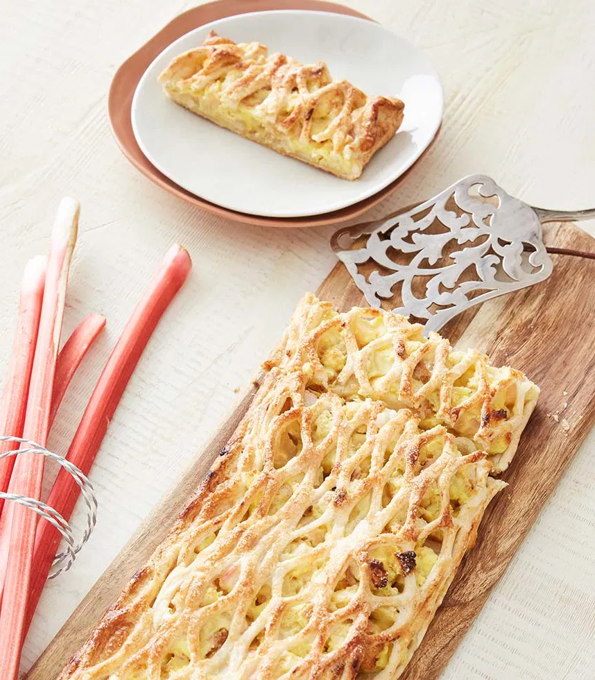Rhabarber Gitterstrudel - Rezept