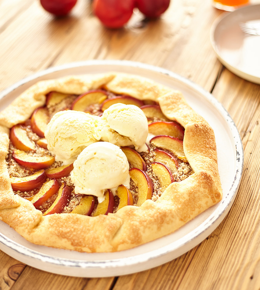 Nektarinen-Galette mit Eis - Rezept Tante Fanny