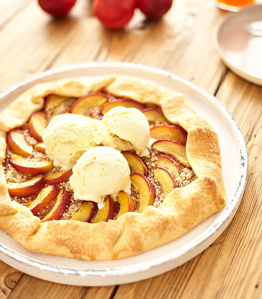 Nektarinen-Galette mit Eis - Rezept Tante Fanny