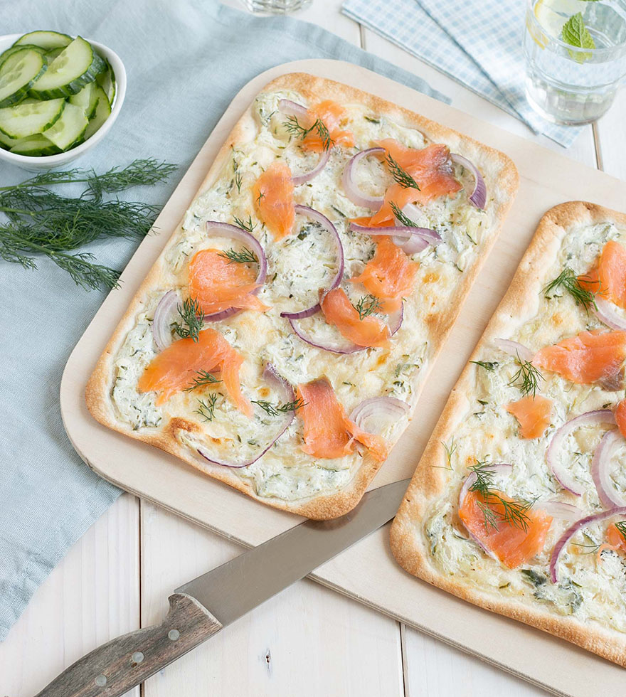 Flammkuchen mit Gurke & Räucherlachs - Tante Fanny