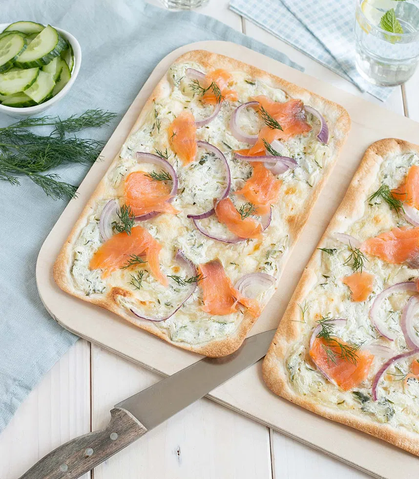 Flammkuchen mit Gurke & Räucherlachs - Tante Fanny