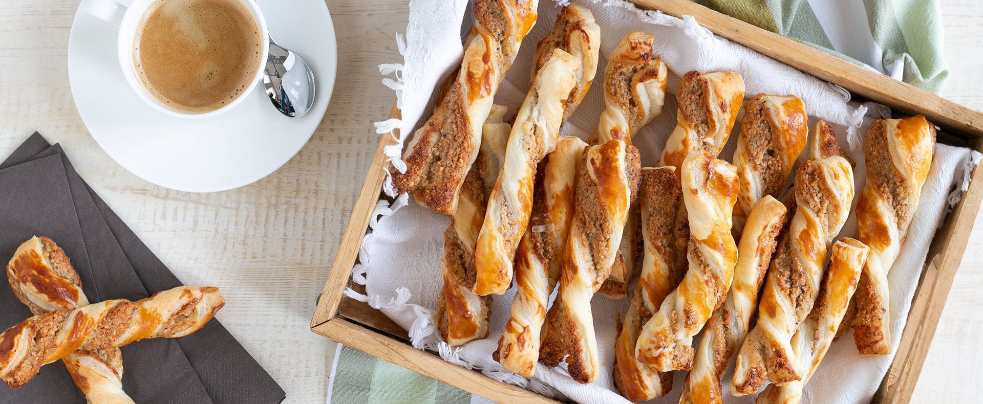 Vegane Nussstangerl - Blätterteig Nusstangen Rezept