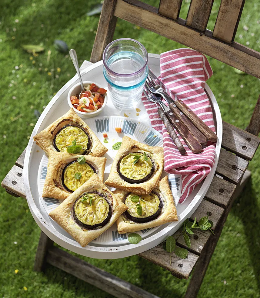 Blätterteigsnacks mit Melanzani - einfaches Rezept