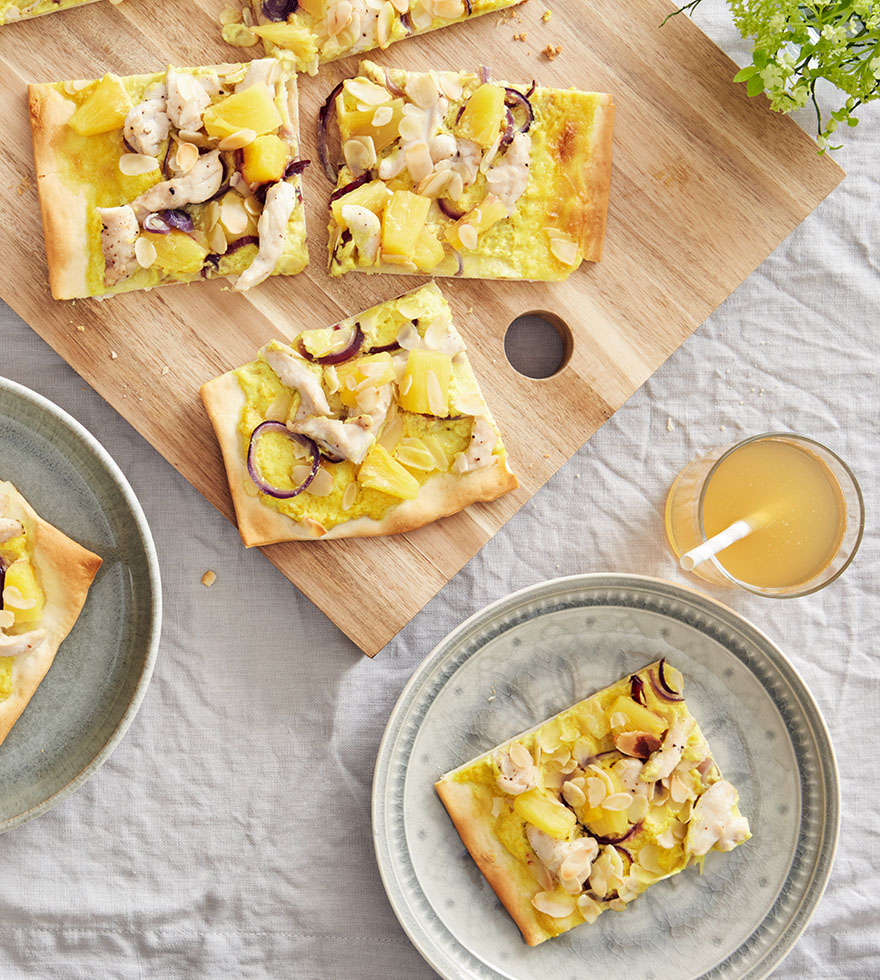 Flammkuchen mit Curry & Huhn & Ananas - Rezept