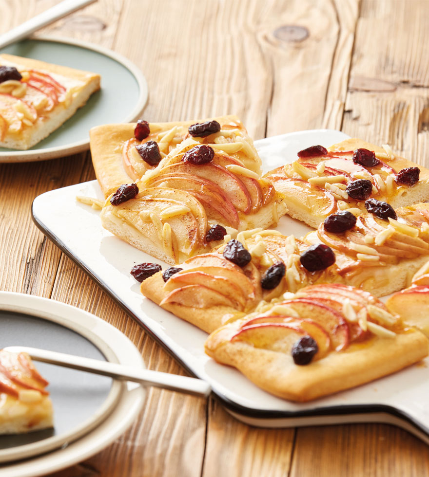 Apfel-Blechkuchen mit Cranberries