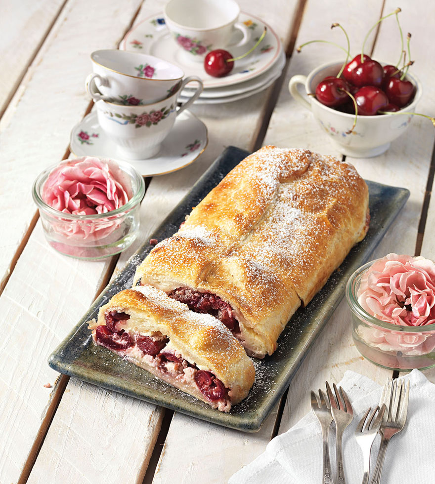 Kirsch-topfen-Strudel
