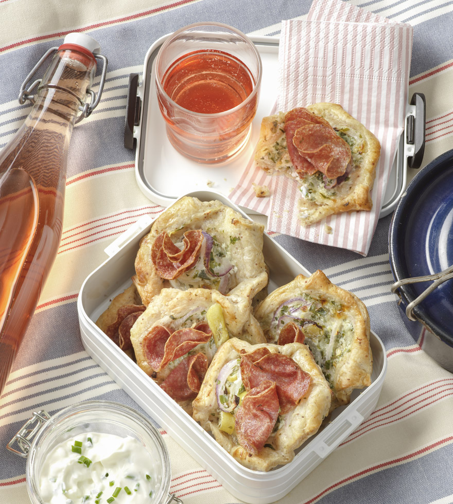 Blätterteig-Kissen mit Salami - Rezept