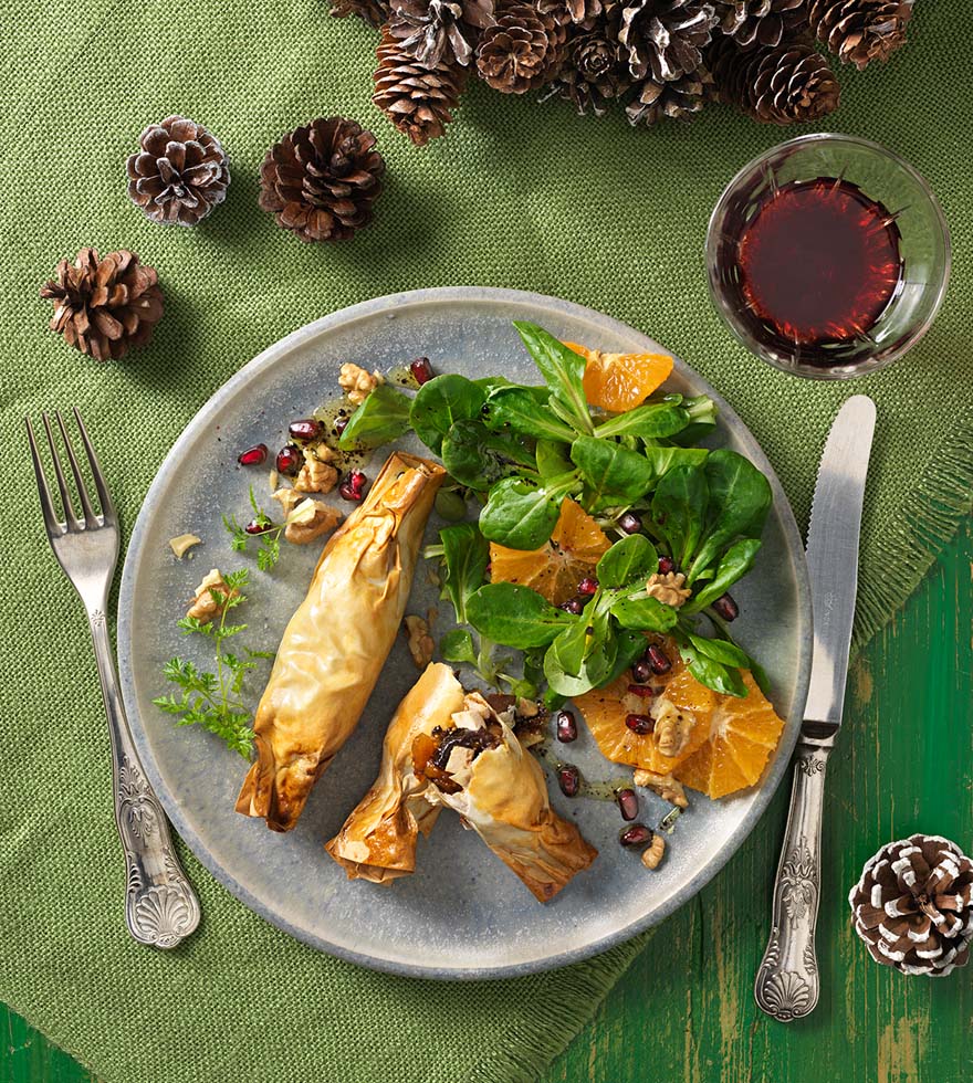 Bunter Feldsalat mit fruchtigen Knusperstangen